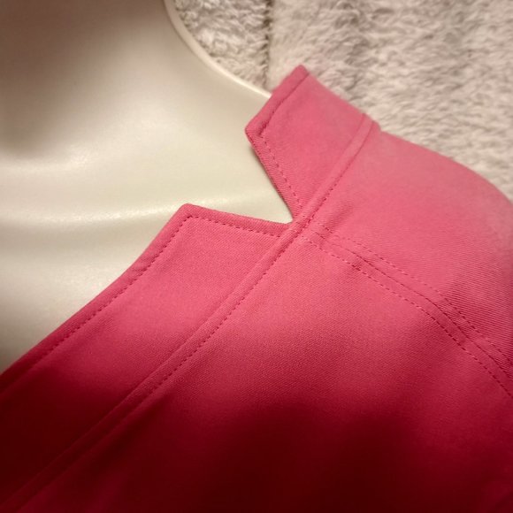 NEW ClimateRight by Cuddl Duds Women’s Woven Twill V-Neck Scrub Top Small - Picture 4 of 13